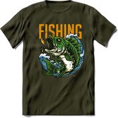 Fishing - Vissen T-Shirt | Grappig Verjaardag Vis Hobby Cadeau Shirt | Dames - Heren - Unisex | Tshirt Hengelsport Kleding Kado - Leger Groen - L