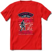 A bad Day Fishing - Vissen T-Shirt | Roze | Grappig Verjaardag Vis Hobby Cadeau Shirt | Dames - Heren - Unisex | Tshirt Hengelsport Kleding Kado - Rood - XXL