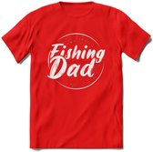 Fishing Dad - Vissen T-Shirt | Zilver | Grappig Verjaardag Vis Hobby Cadeau Shirt | Dames - Heren - Unisex | Tshirt Hengelsport Kleding Kado - Rood - M