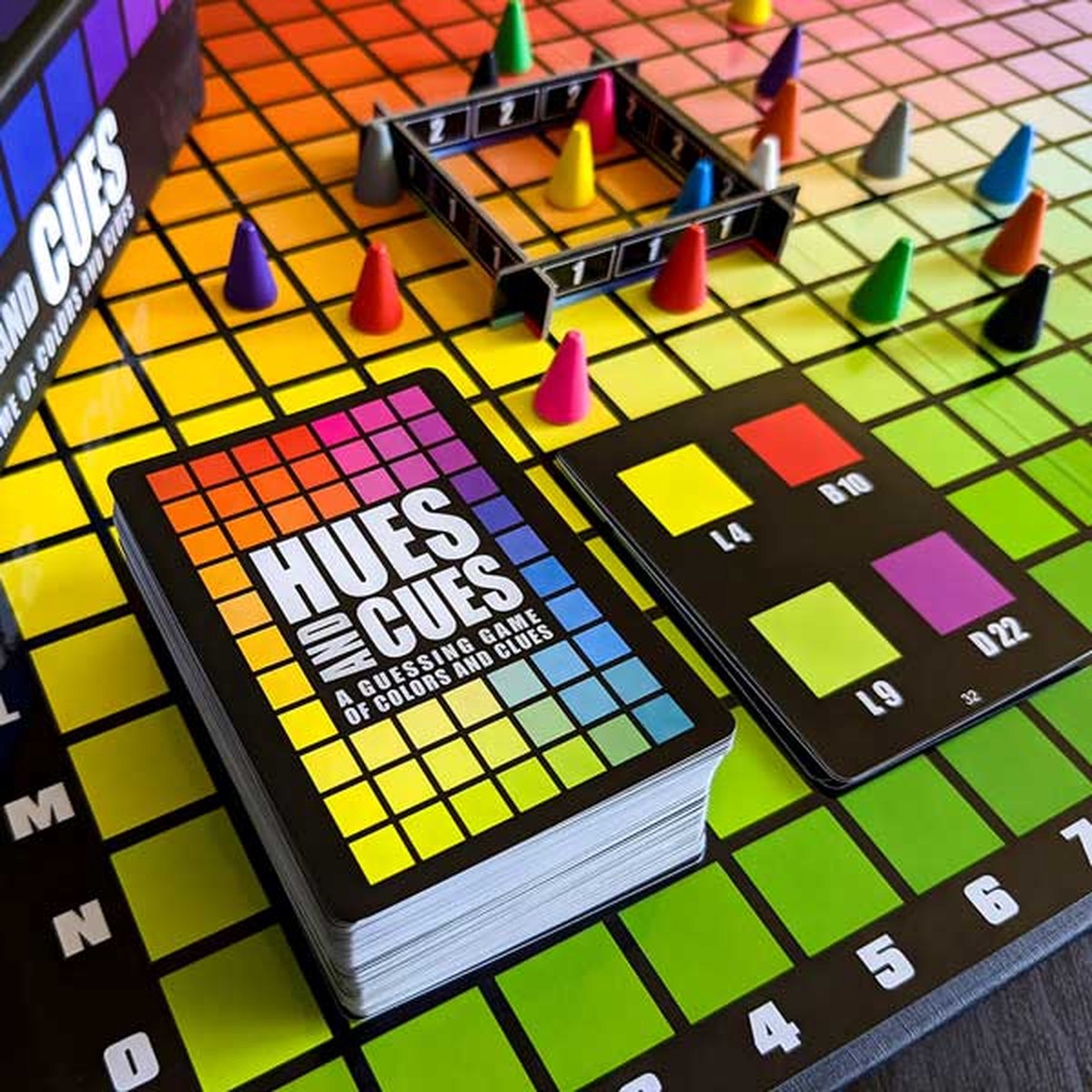 USAopoly - Hues and Cues Bordspel - Familiespel - Party Spel - Vanaf 8 Jaar - Voor 3 tot 10 Spelers - Engelstalige Spelregels — afbeelding 5
