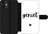 Bookcase Geschikt voor iPhone 12 telefoonhoesje - Spreuken - Quotes - Geniet - Met vakjes - Wallet case met magneetsluiting