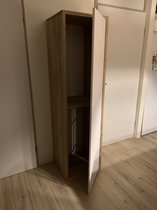 Eiken kast Elegante | staande kast met greeploze deur gemaakt van massief eikenhout  | Quattro Design