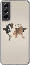 Telefoonhoesje Geschikt voor Samsung Galaxy S21 FE hoesje - Wereldkaart -Hout - Plank - Siliconen Telefoonhoesje
