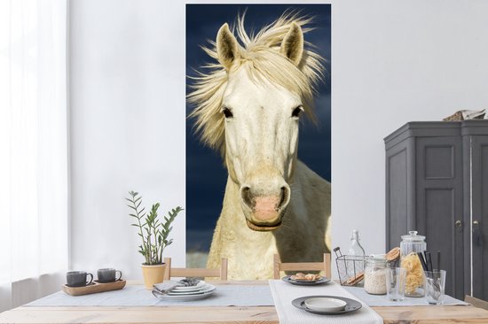 Muurstickers - Sticker Folie - Paard in Camargue - 80x160 cm - Plakfolie - Muurstickers Kinderkamer - Zelfklevend Behang - Zelfklevend behangpapier - Stickerfolie