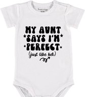 Baby Rompertje met tekst 'My aunt says i'm perfect, just like her' | Korte mouw l | wit zwart | maat 62/68 | cadeau | Kraamcadeau | Kraamkado