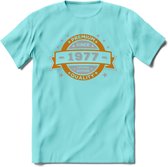 Premium Since 1977 T-Shirt | Zilver - Goud | Grappig Verjaardag en Feest Cadeau Shirt | Dames - Heren - Unisex | Tshirt Kleding Kado | - Licht Blauw - M