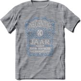 90 Jaar Legendarisch Gerijpt T-Shirt | Blauw - Grijs | Grappig Verjaardag en Feest Cadeau Shirt | Dames - Heren - Unisex | Tshirt Kleding Kado | - Donker Grijs - Gemaleerd - L