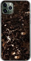 Geschikt voor iPhone 11 Pro Max hoesje - Marmer print - Zwart - Goud - Siliconen Telefoonhoesje