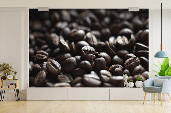 Papier peint photo vinyle - Grains de café torréfiés marron foncé au goût amer largeur 450 cm x hauteur 300 cm - Tirage photo sur papier peint (disponible en 7 tailles)