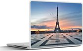 Laptop sticker - 15.6 inch - De Eiffeltoren vanaf het plein van Palais de Chaillot met zonsondergang - 36x27,5cm - Laptopstickers - Laptop skin - Cover