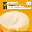 Pot de masque capillaire Garnier Fructis Hair Food. Ne contient pas de colorants artificiels ni de silicones. Formule végétalienne.