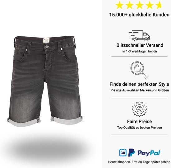 Grijze denim short met omgeslagen broekspijpen, staand gepresenteerd.