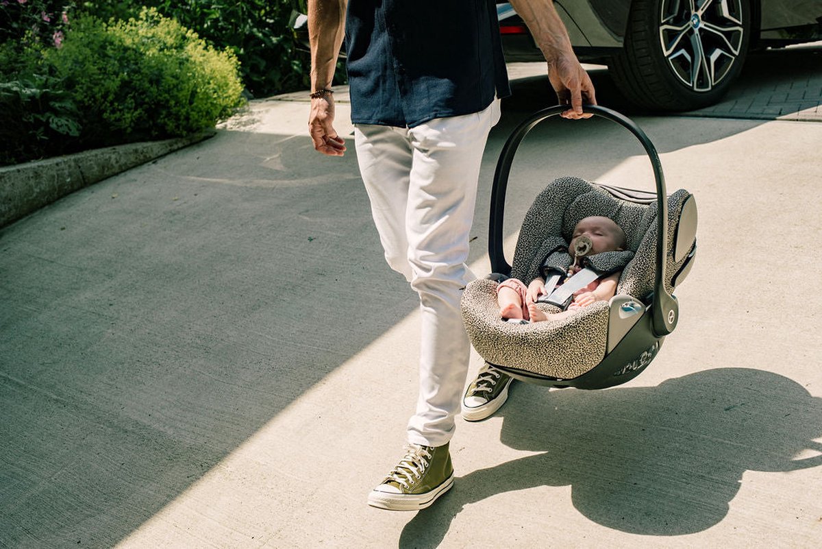 Maxi Cosi hoes Pebble Cabriofix Citi - Autostoelhoes Groep 0 - Zacht Katoen - Met Waterdichte Voering ter Bescherming van je Autostoel - Perfecte Pasvorm - Combineer met de Bijpassende Ukje Zonnekap Voetenzak en Gordelbeschermer - Daisy wafeltje – foto 7