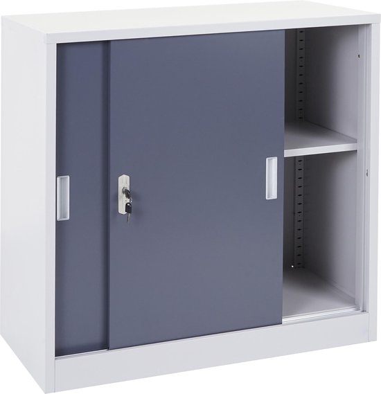 Witte archiefkast met één open geslagen antracietkleurige schuifdeur, met handgrepen en sleutel.