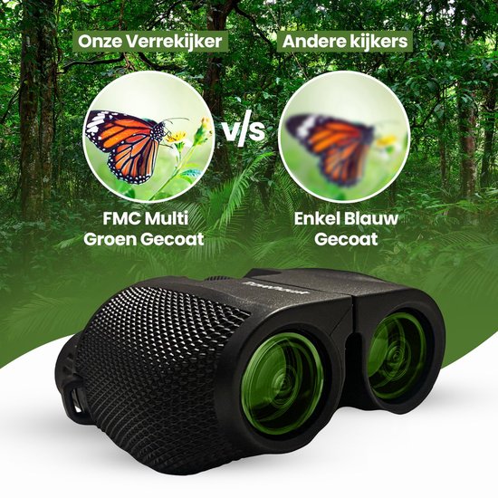 Zwarte TravelHawk verrekijker met groene FMC Multi Coated lenzen.
