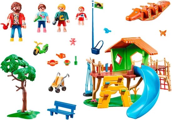 Onderdelen van Playmobil speeltuin: speelhuis, glijbaan, schommel, figuren, boom en fiets.
