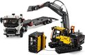 LEGO Technic truck, aanhanger en graafmachine met gele en zwarte onderdelen.