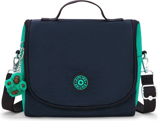 Donkerblauwe lunchtas met groene zijkanten, een handvat, schouderband en een aapje-sleutelhanger.