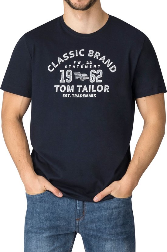 Donkerblauw T-shirt met opdruk 'CLASSIC BRAND FW-22 STATEMENT 19-62 TOM TAILOR EST. TRADEMARK'.