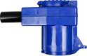 Blauwe haakse connector met gesloten klep en ronde zwarte aansluiting.
