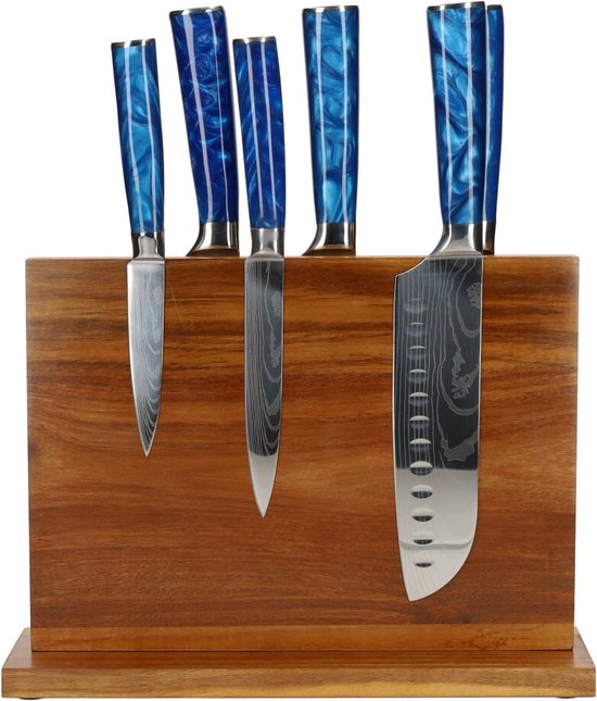 Zes-delige messenset met damastpatroon en blauwe epoxy handvatten, in magnetisch houten messenblok.