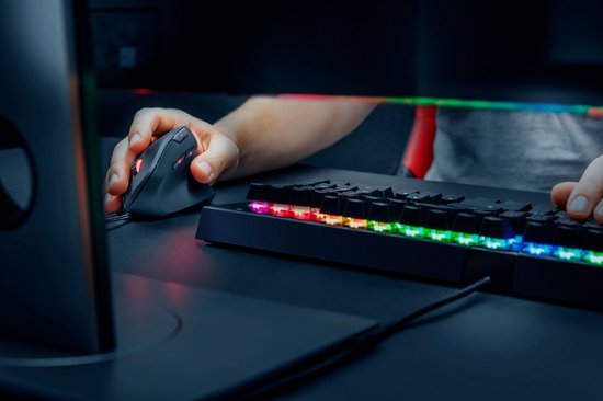 Test de la Trust GXT 144 Rexx, où comment jouer avec une souris verticale