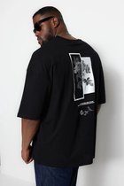 Trendyol Zwart Grote Maten Oversize/Brede Snit Comfortabel T-Shirt Van 100% Katoen Met Bloemenprint Tmnss23Ts00136
