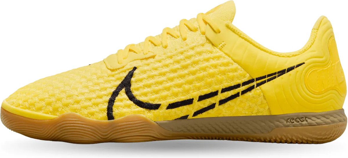 Nike React Gato IC zaalvoetbalschoenen in geel, maat 40.5, met flexibele pods voor betere demping en balgevoel.