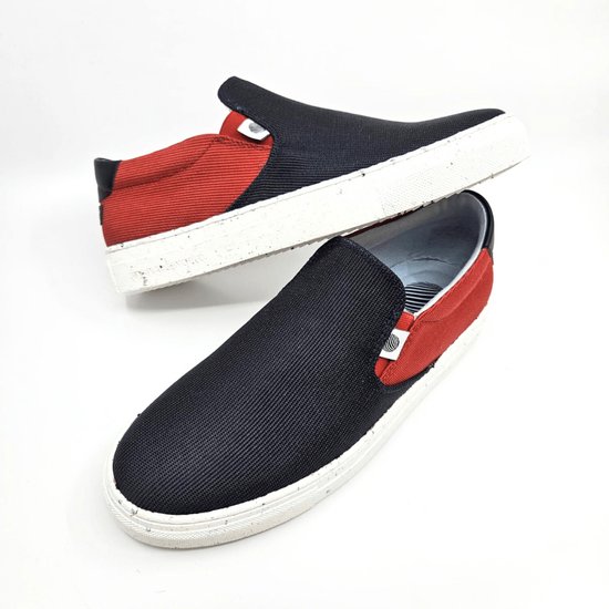 Baskets vegan Komrads - OCNS Slip_On Crayon - chaussure en matière recyclée et durable - Marine - taille 42