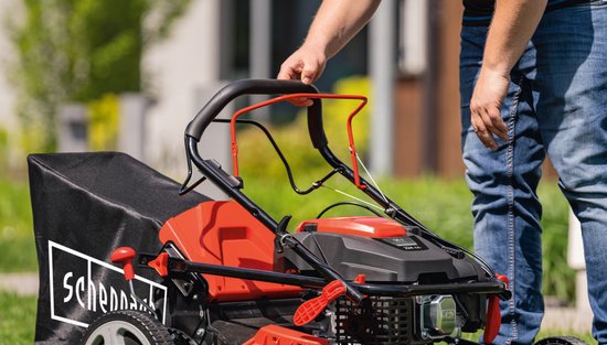 Scheppach Grasmaaier Benzine MS225-56 - Zelfrijdend - Mulchfunctie - 56cm maaibreedte - 4-takt - 224cc - 6pk - Voor tuinen tot 2200m² - met 65L opvangbak van Scheppach — afbeelding 4