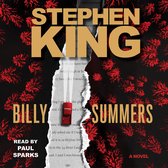Boekomslag Billy Summers door Stephen King met een rode auto op een gescheurde pagina tussen rood loof.