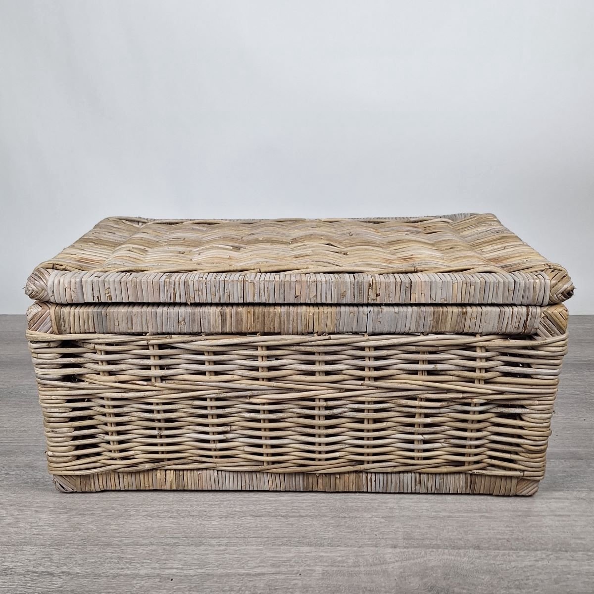 Migo Styling - Strakke opbergmand - 66x37xH33cm - met deksel - Rotan - Riet