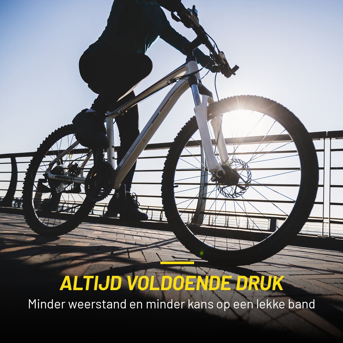 Dunlop Dubbele Voetpomp met Manometer thumbnail 6