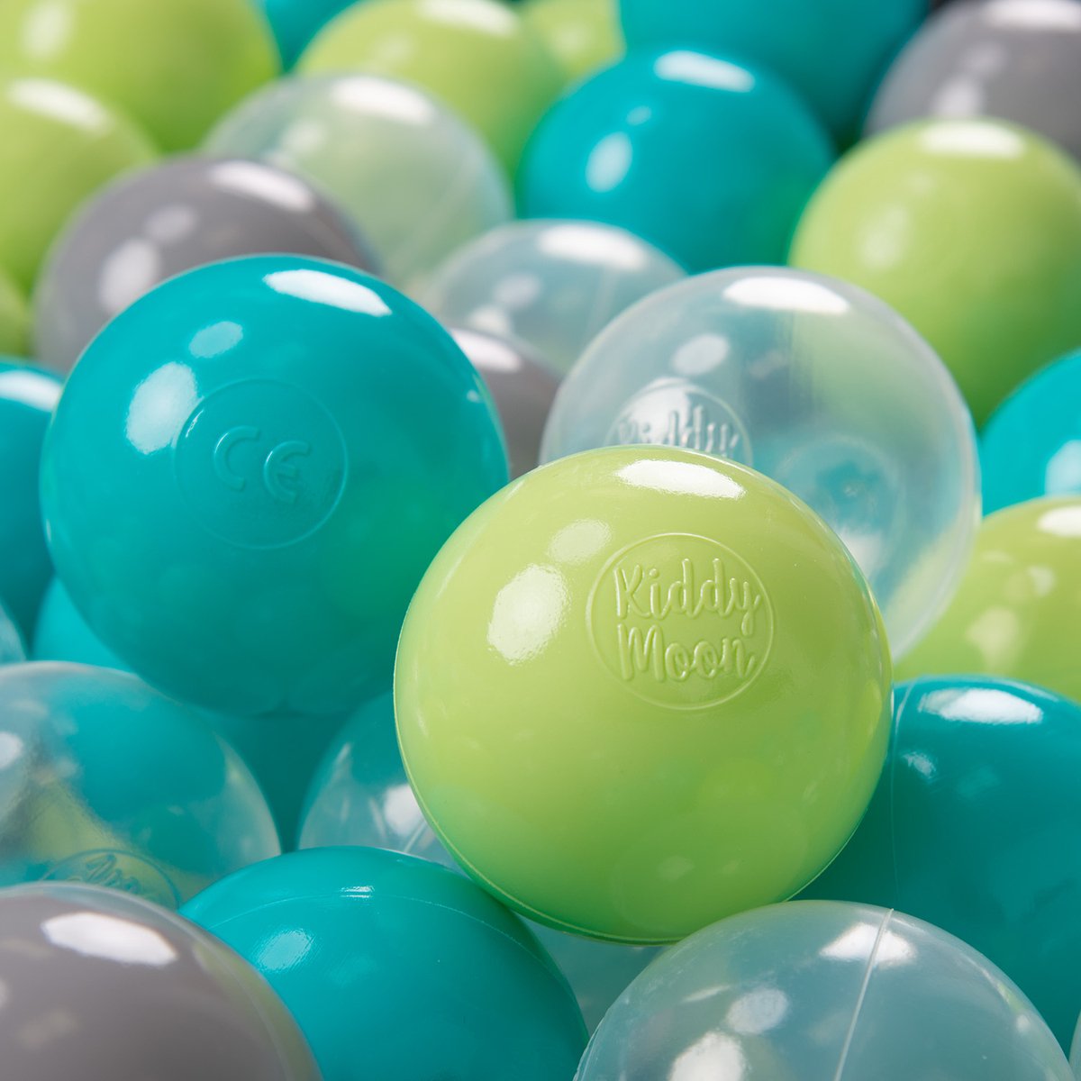 KiddyMoon Ballenbak ballen voor Kinderen Ø7 cm met 100 Stuks - Kinderballen baby - Speelballen voor Ballenbad - BPA-vrij - Ballenbak ballen - Kleurrijke ballen - Baby Speelgoed - Turkoois Lichtgroen Grijs Transparant