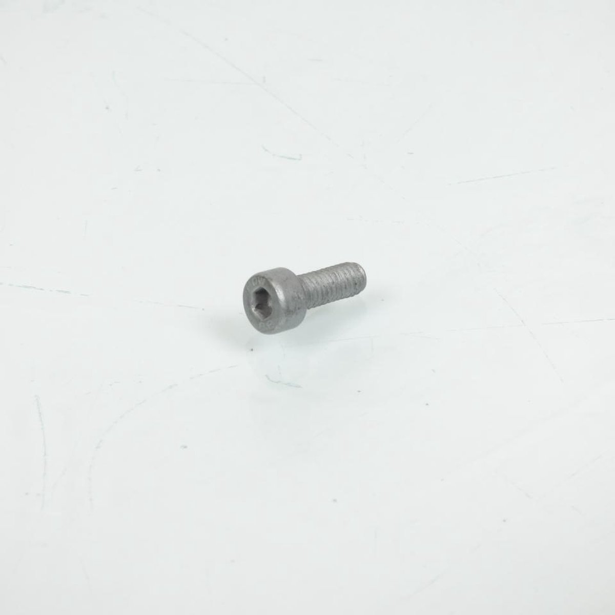 vizier btr m4 pas 0.7 l10mm voor scooter piaggio 300 beverly 2021 ap8152043