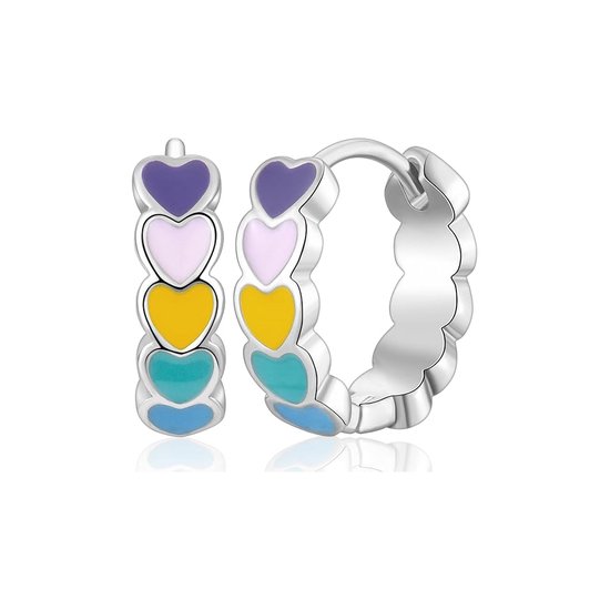 Zilverkleurige oorringen met hartjes in paars, roze, geel, cyaan en blauw.