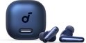 Donkerblauwe oordopjes met het soundcore logo, naast een gesloten blauwe oplaadcase. Glanzend afgewerkt.