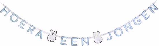 Lichtblauwe slinger met de tekst 'HOERA EEN JONGEN' in letters met daartussen twee konijnenkopjes.