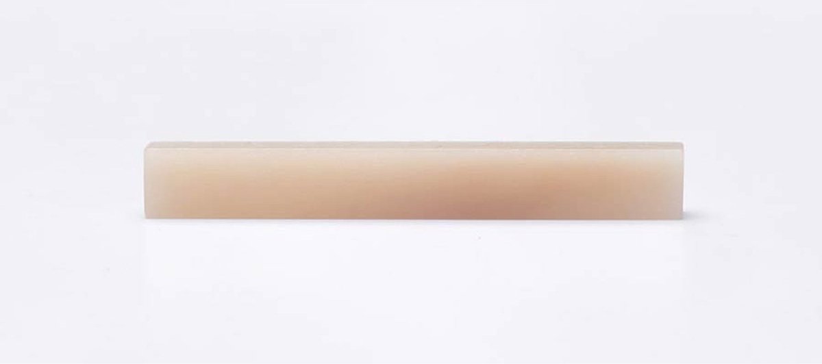 Boston BN-8U Topkam voor Elektrische Gitaar - Ongebleekt Bot 43,3x5,7x3,5mm