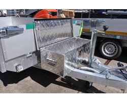 Aluminium traanplaat disselkist/gereedschapkist/disselbak 765x330x245 mm - inbouwslot - 1,3 mm dikte