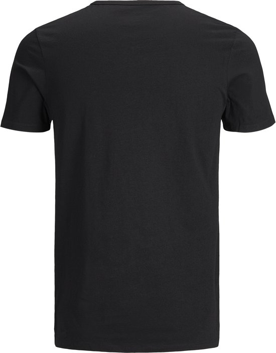 Achterkant van een zwart T-shirt met V-hals.