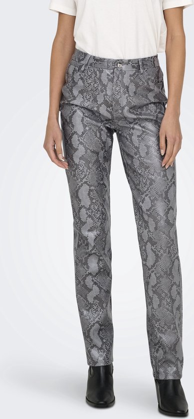 Broek met slangenprint in grijs en zwart, gedragen door een model.