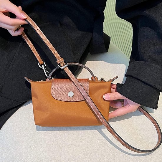 Louis Vuitton Vachetta strap replacement. - Atelier de BanQ