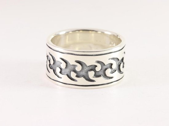 Brede zilveren ring met fantasiegravering - maat 18.5
