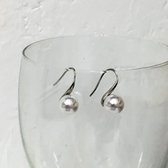 Fashionidea - mooie zilverkleurige elegante oorbellen met schitterende kunst parel