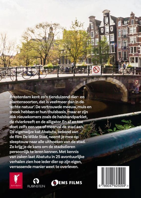 DVD-cover 'De Wilde Stad'. Een brug en grachten in Amsterdam met tekst over de stadse dieren.