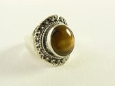 Bewerkte zilveren ring met tijgeroog - maat 17.5