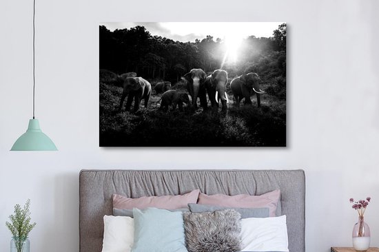 Tableau sur toile Éléphants dans la jungle - noir et blanc - 150x100 cm - Décoration murale