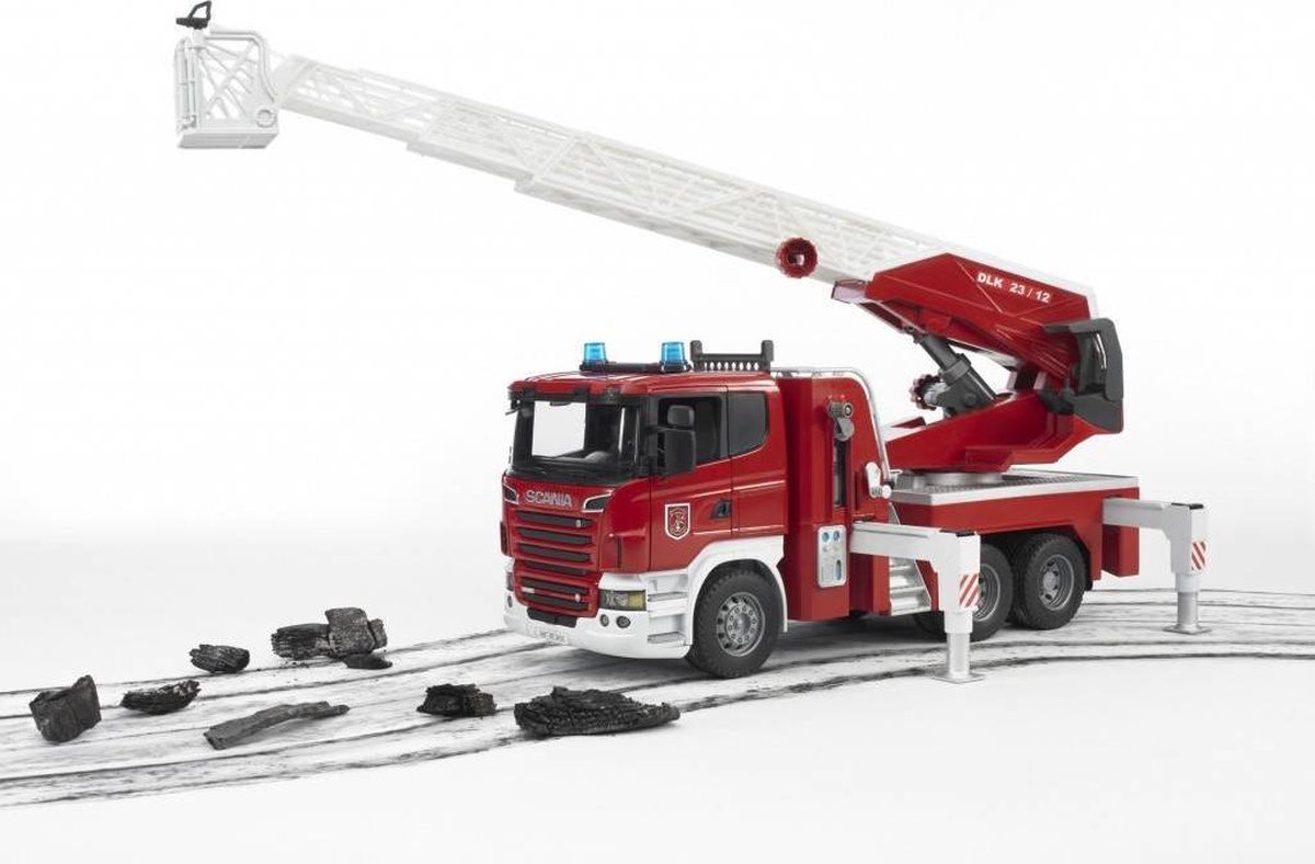 Bruder - Scania R-Serie Brandweerwagen met Waterpomp - Speelgoedauto - Schaal 1:16 — afbeelding 11