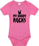 Daddy rocks tekst baby rompertje roze meisjes - Kraamcadeau/ Vaderdag cadeau - Babykleding 92 (18-24 maanden)